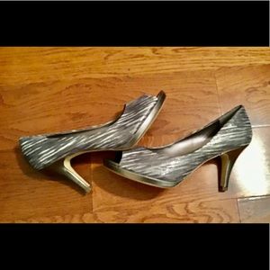ALEX MARIE Heeled Dress Pump